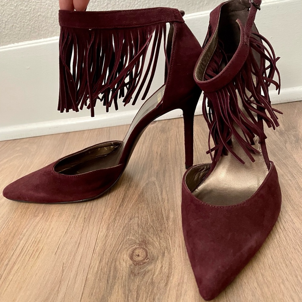 Stuart Weitzman Burgundy Suede pump, Size M7.5